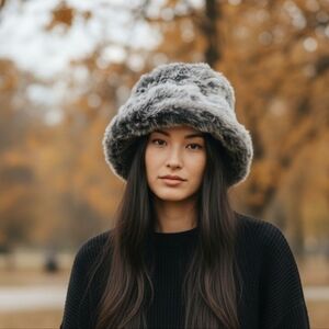 #037 Preston & York Gray Faux Fur Hat